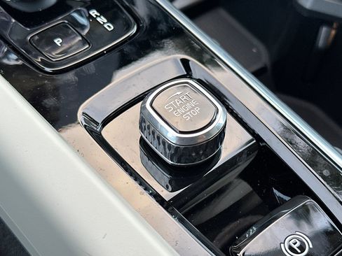 New 2026 Volvo XC60 T8 Ultra w/ Climate Package image 20