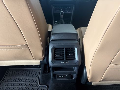 Used 2022 Volkswagen Tiguan SE AWD/4WD image 21