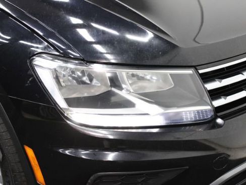 Used 2018 Volkswagen Tiguan S image 24