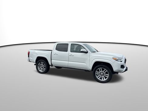 Used 2021 Toyota Tacoma SR image 7
