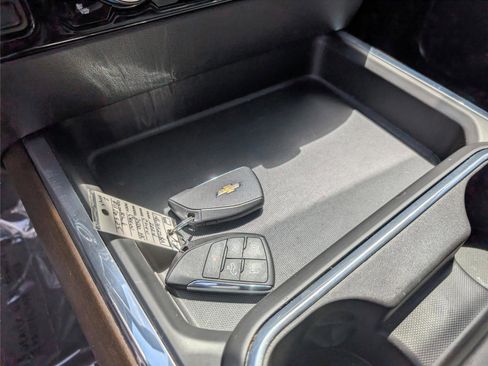 Used 2024 Chevrolet Silverado 2500 High Country w/ High Country Premium Package image 18