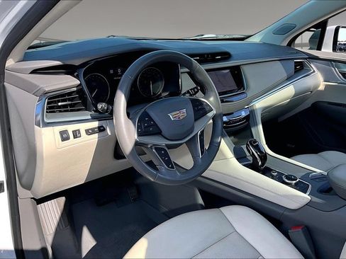 Used 2022 Cadillac XT5 Premium Luxury w/ Technology Package FWD image 13