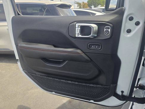 Used 2026 Jeep Wrangler Unlimited Rubicon AWD/4WD image 15