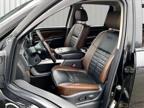 Used 2018 Nissan Titan Platinum Reserve image 22