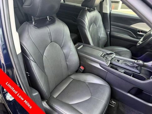 Used 2024 Toyota Grand Highlander Limited image 11