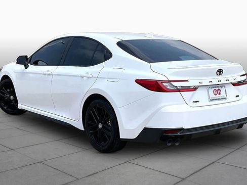 Used 2025 Toyota Camry SE w/ Convenience Package FWD image 12