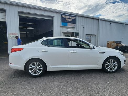 Used 2011 Kia Optima EX FWD image 6
