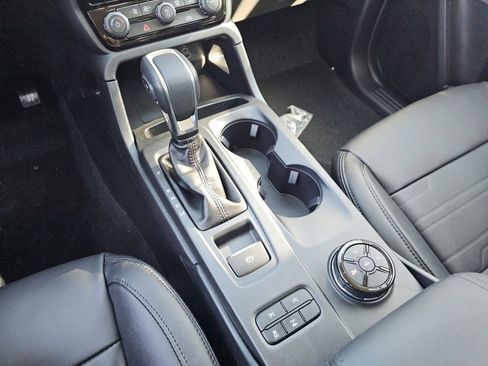 New 2025 Ford Ranger Lariat w/ Black Appearance Package image 27