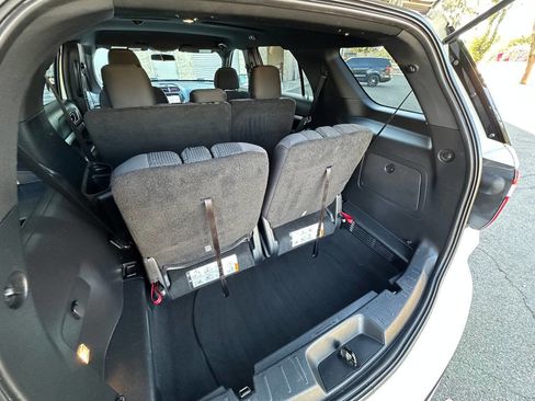 Used 2016 Ford Explorer XLT AWD/4WD image 34