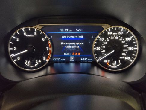 Used 2024 Nissan Altima 2.5 SV image 23