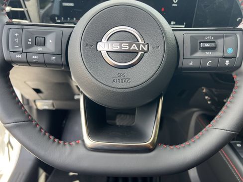 New 2026 Nissan Kicks SR w/ SR Premium Package FWD image 8