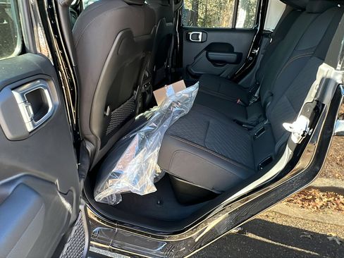 New 2026 Jeep Gladiator Mojave w/ Safety Group image 19