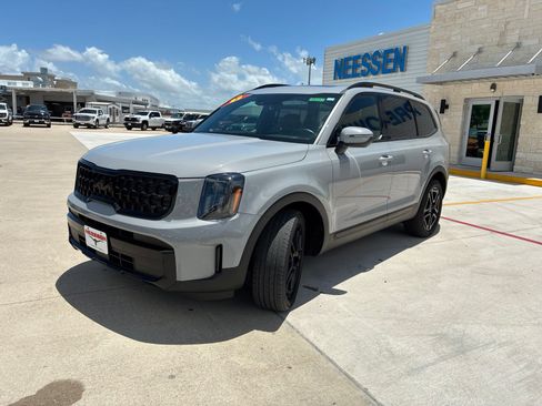 Used 2025 Kia Telluride EX X-Line AWD/4WD image 3