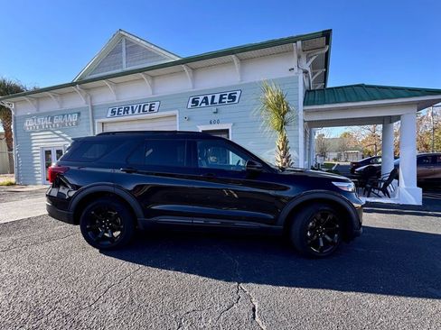 Used 2020 Ford Explorer ST w/ Premium Technology Package image 4