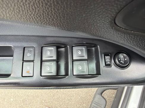 Used 2019 Chevrolet Colorado Z71 AWD/4WD image 14
