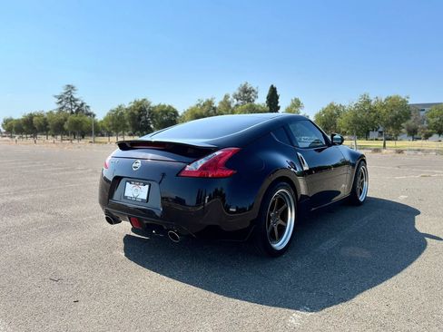 Used 2014 Nissan 370Z Coupe w/ Sport Package RWD image 5