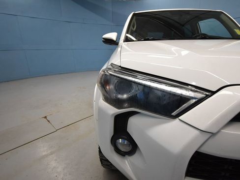 Used 2018 Toyota 4Runner SR5 Premium image 39