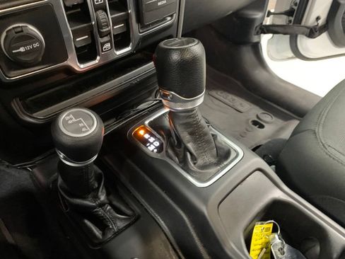 Used 2022 Jeep Gladiator Sport AWD/4WD image 21