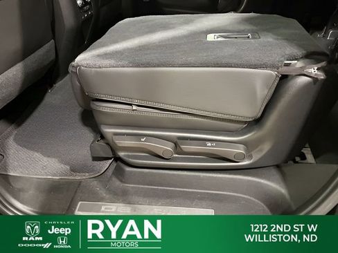 Used 2021 GMC Yukon XL Denali AWD/4WD image 33