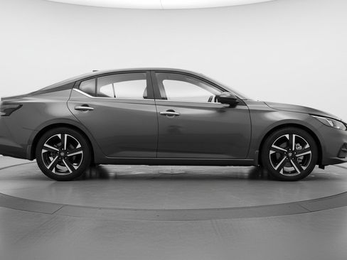 Used 2025 Nissan Sentra SV image 11