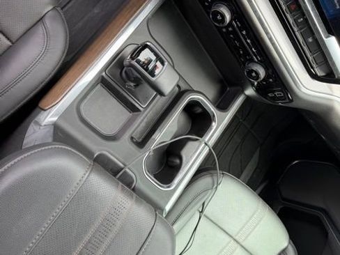 Used 2025 Chevrolet Silverado 1500 High Country image 24