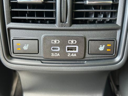 Used 2026 Subaru Outback Limited AWD/4WD image 37