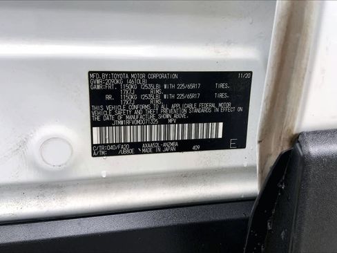 Used 2021 Toyota RAV4 XLE w/ Convenience Package FWD image 36