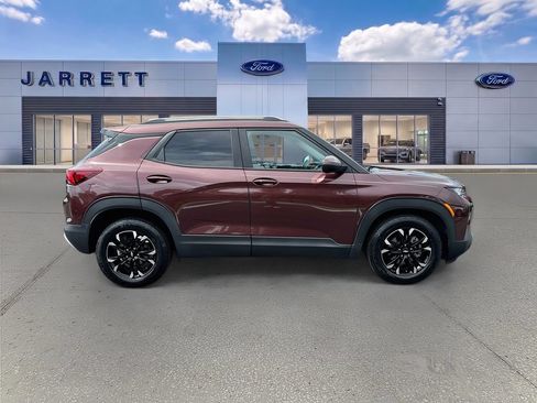 Used 2022 Chevrolet TrailBlazer LT w/ Convenience Package FWD image 8
