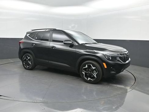 Used 2025 Kia Seltos EX FWD image 32
