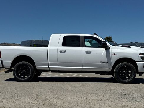 New 2026 RAM 3500 Laramie AWD/4WD image 3