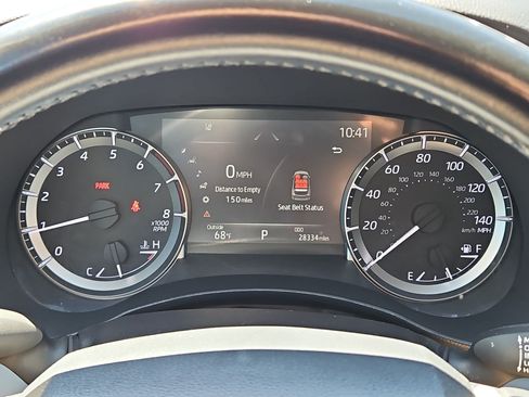 Used 2023 Toyota Highlander LE FWD image 14