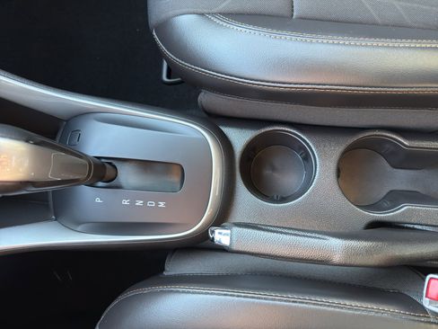 Certified 2022 Chevrolet Trax LT w/ LT Convenience Package image 22