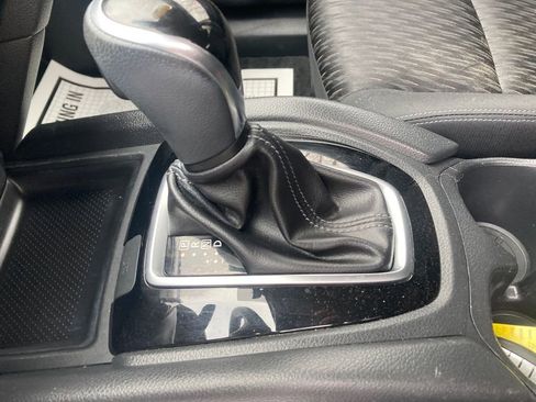 Used 2020 Nissan Rogue SV image 31