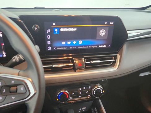 Used 2024 Chevrolet TrailBlazer LT w/ LT Cold Weather Package FWD image 19
