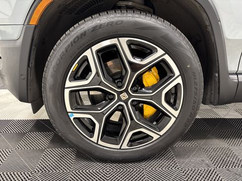 Used 2023 Rivian R1S Launch Edition AWD/4WD image 9