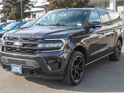 Used 2022 Ford Expedition Max Limited image 3