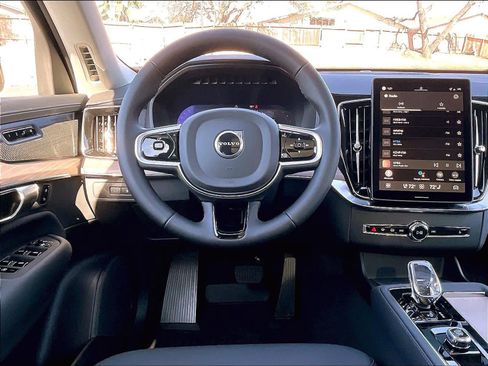 New 2026 Volvo XC90 T8 Plus w/ Protection Package Premier image 15