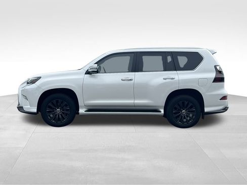 Used 2023 Lexus GX 460 Luxury w/ Sport Design Package image 4