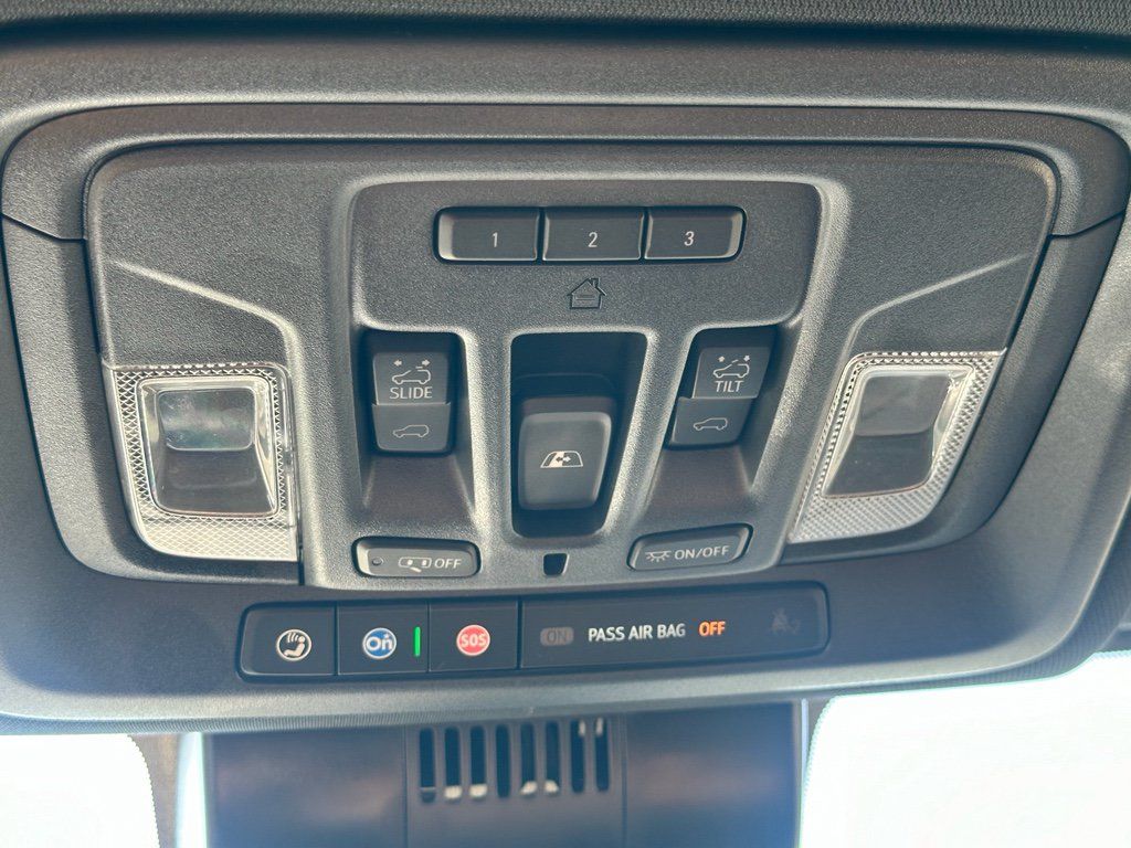 Used 2024 Chevrolet Silverado 1500 High Country w/ High Country Premium Package AWD/4WD image 21
