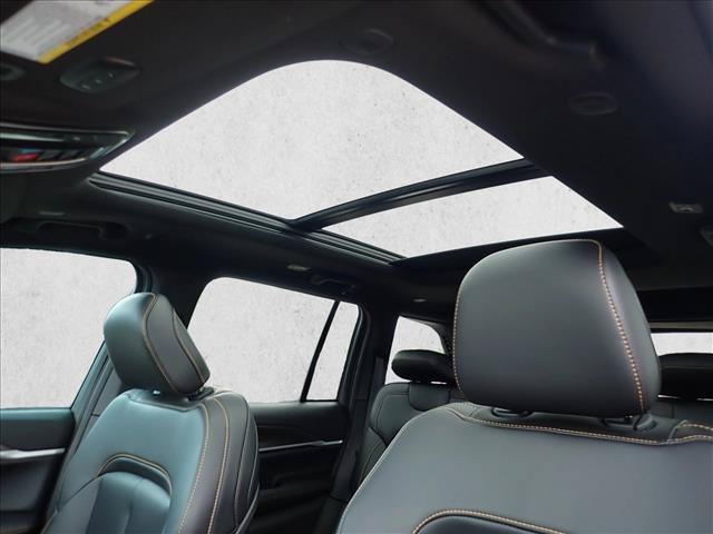 New 2026 Jeep Grand Cherokee Limited AWD/4WD image 15