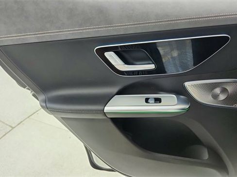 Used 2023 Mercedes-Benz EQE 500 4MATIC SUV w/ Exclusive Trim Package image 31