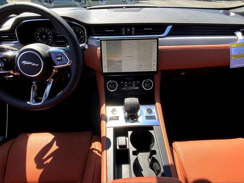New 2026 Jaguar F-PACE R-Dynamic S image 6
