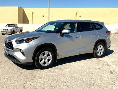 Used 2022 Toyota Highlander LE