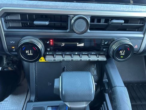 Certified 2025 Toyota 4Runner Trailhunter image 17