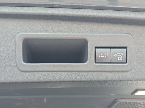 Used 2025 Toyota 4Runner Limited AWD/4WD image 13