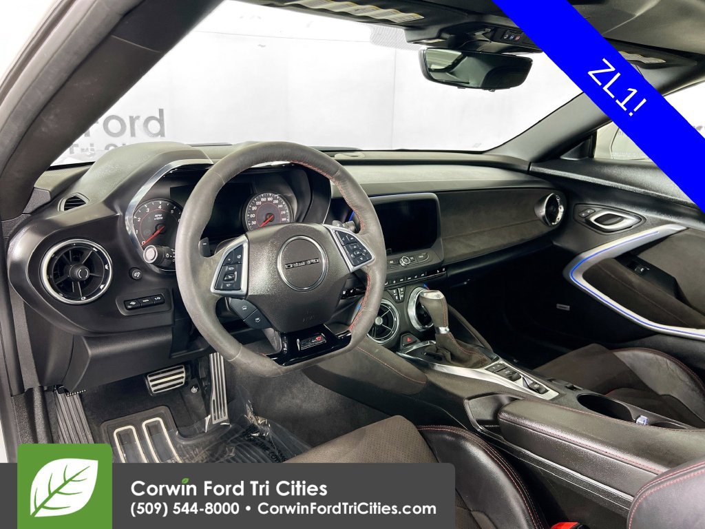 Used 2022 Chevrolet Camaro ZL1 RWD image 3