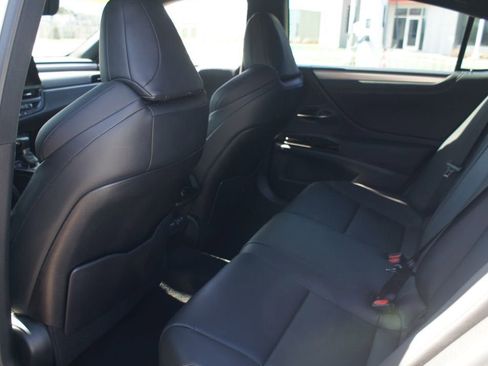 Used 2023 Lexus ES 350 F Sport w/ Accessory Package (Z2) image 15