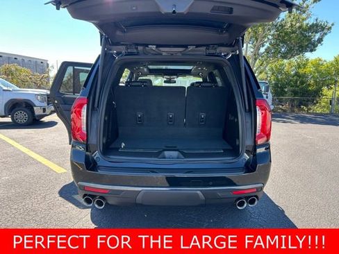 Used 2023 GMC Yukon AT4 w/ AT4 Premium Package image 17