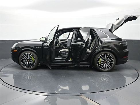 New 2026 Porsche Cayenne E-Hybrid image 32