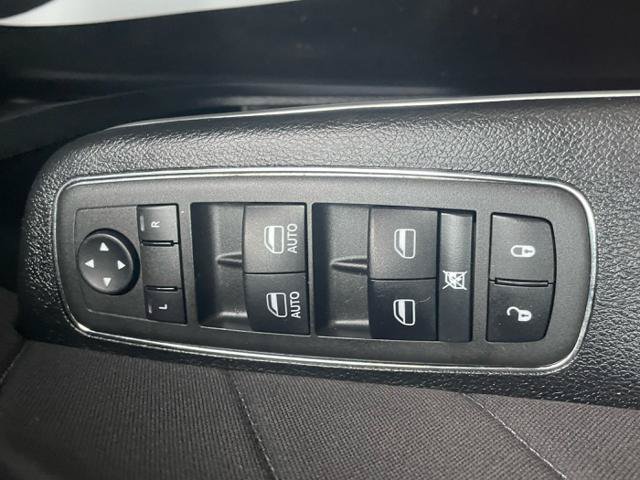 Used 2022 Dodge Charger SXT RWD image 25